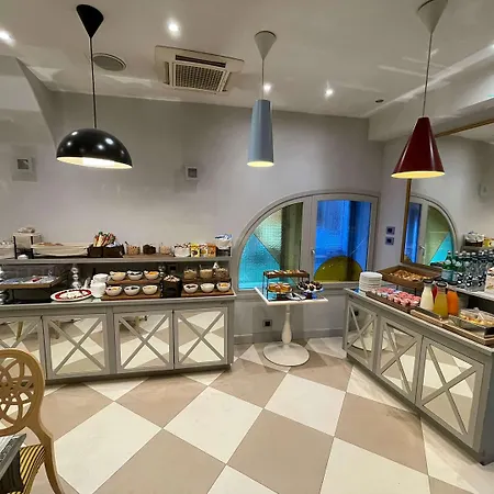 Western Signature Collection Hotel 4*