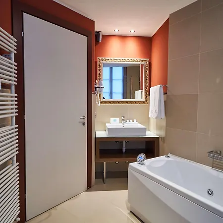 Western Signature Collection 4*